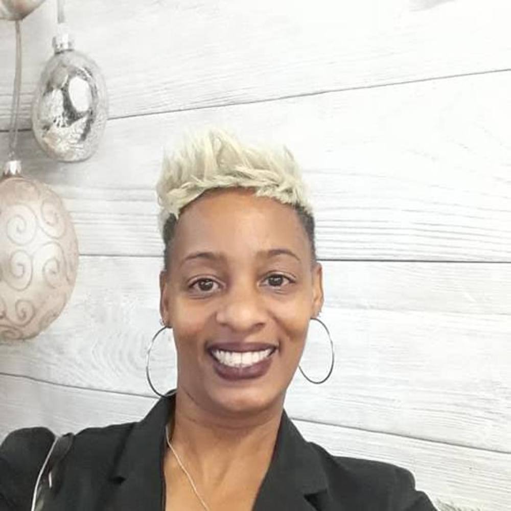 Meet your Posher, Angie